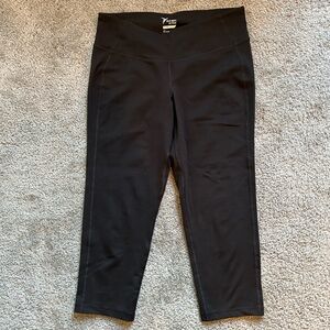 Old Navy Black Fitted Capri Leggings, L Tall inseam